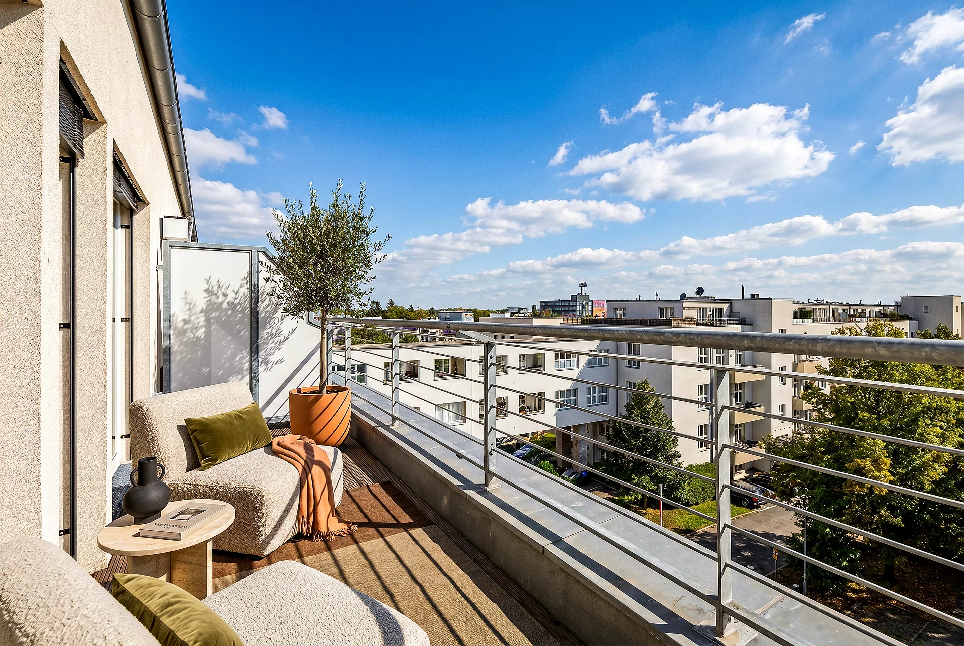 Terrasse Wohnzimmerseite virtuell ge