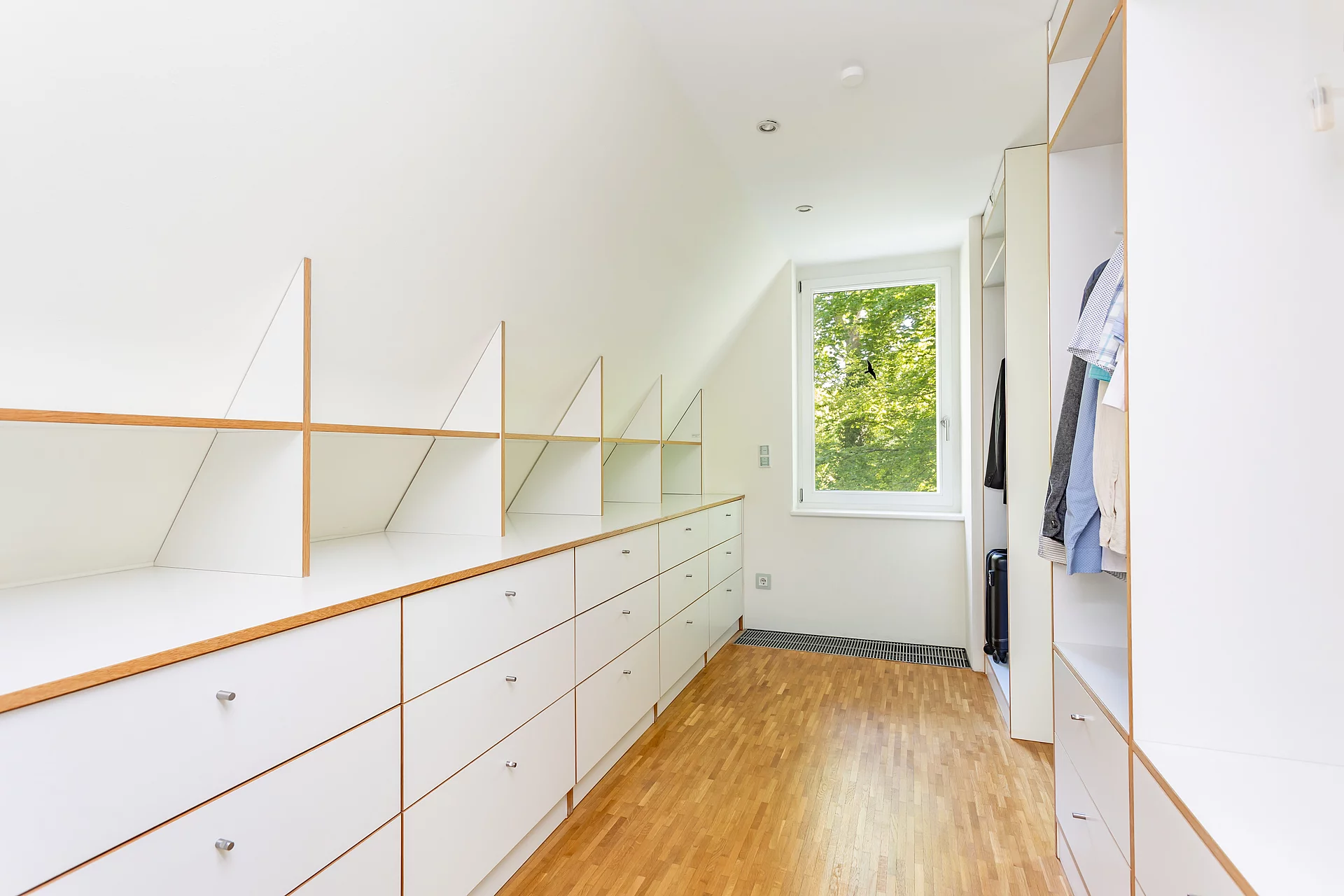 Kleiderschrank
