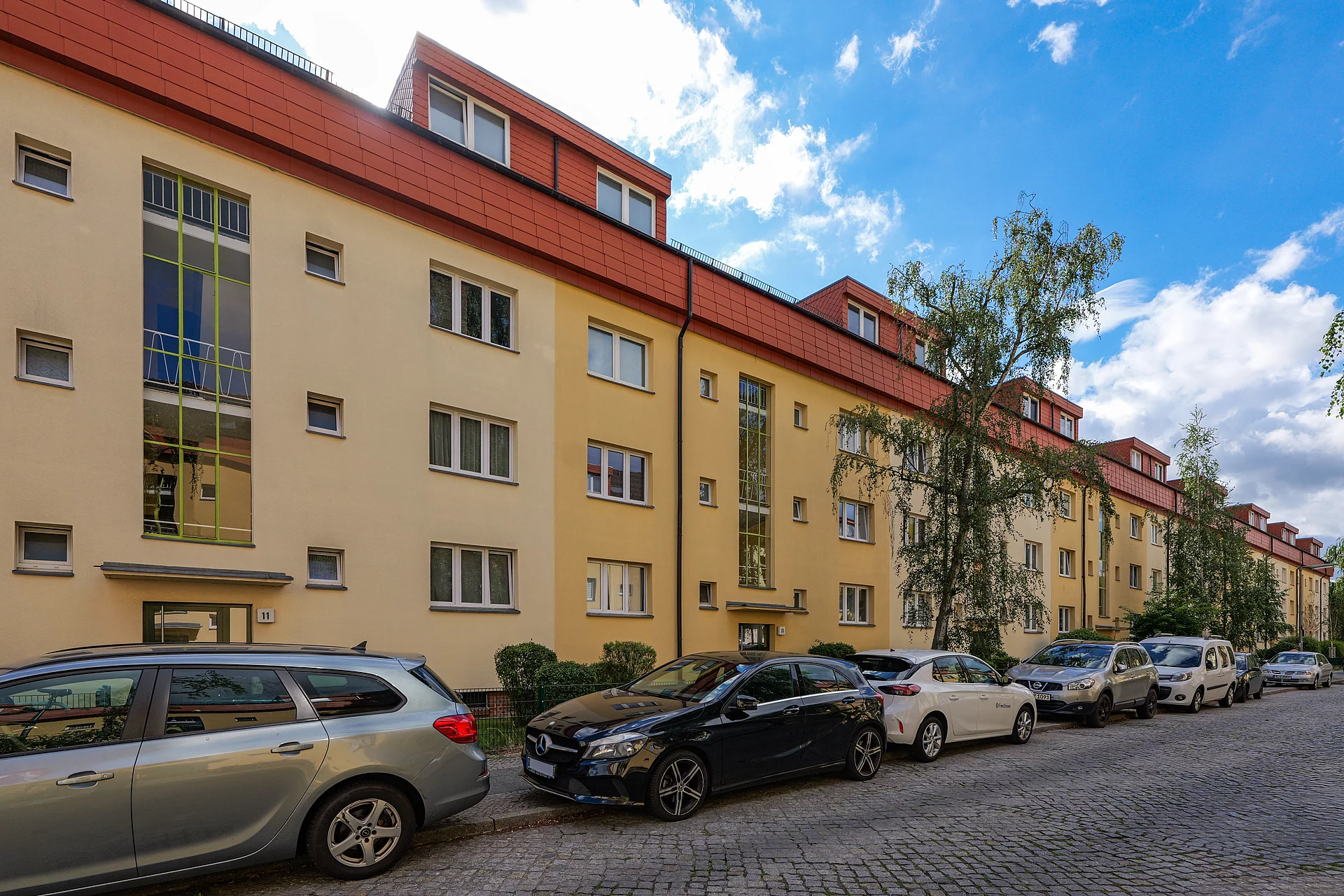 P1094136