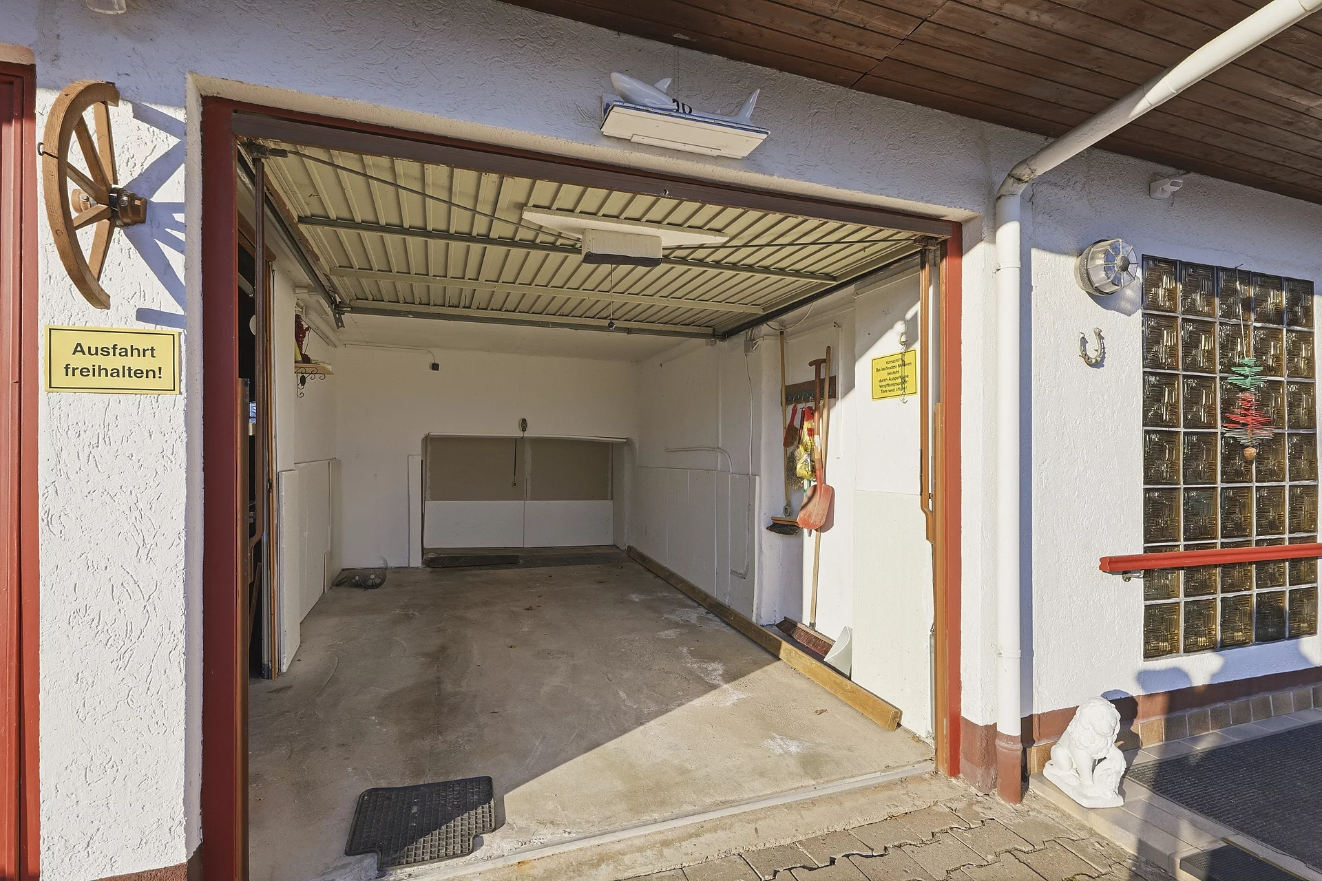 Garage 2