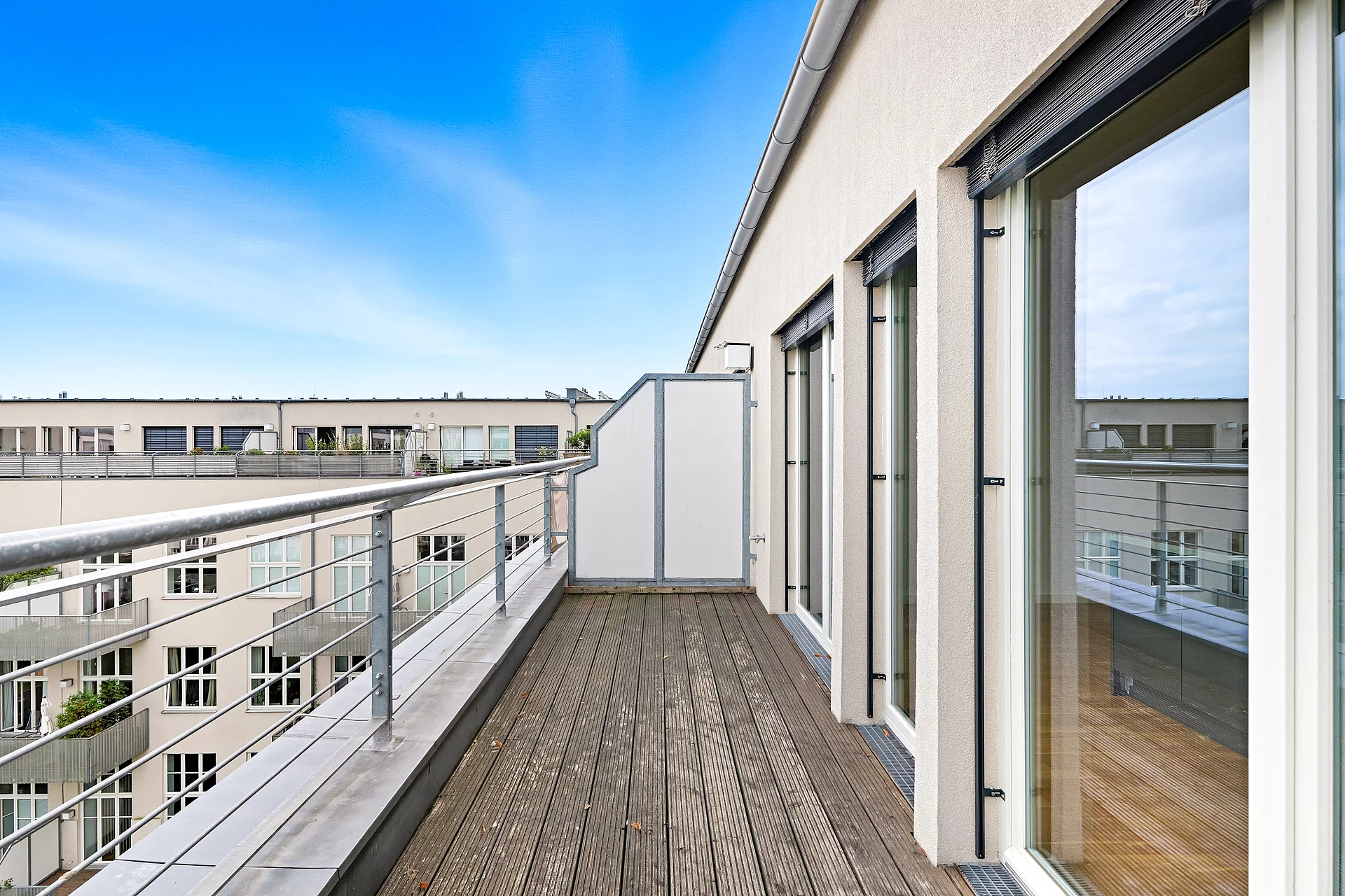Terrasse Küchenseite 1