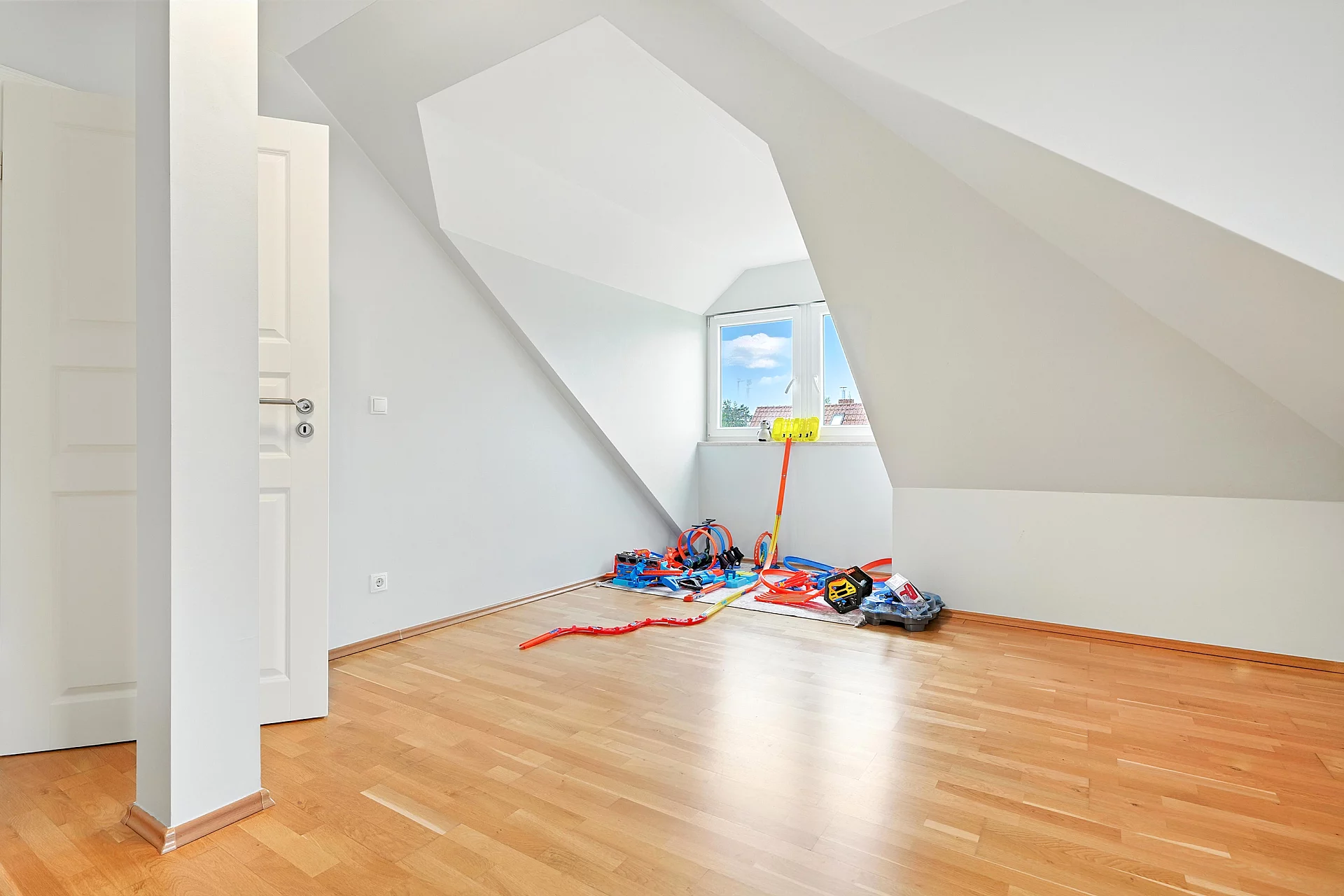 TOP FLOOR 3