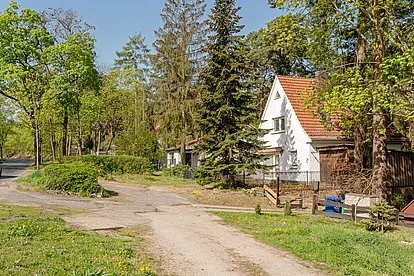 Vorplatz Haus