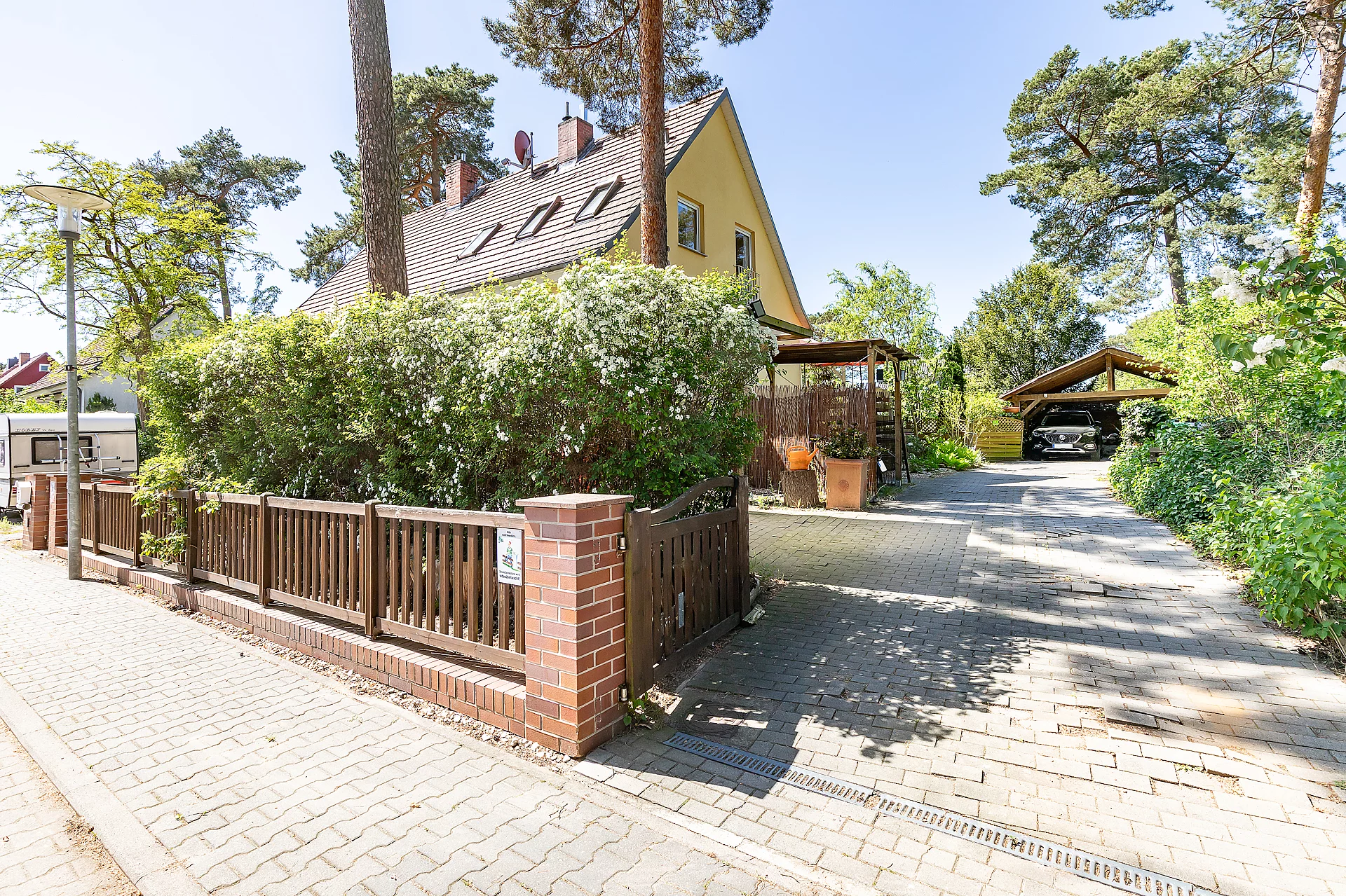DWi_230979