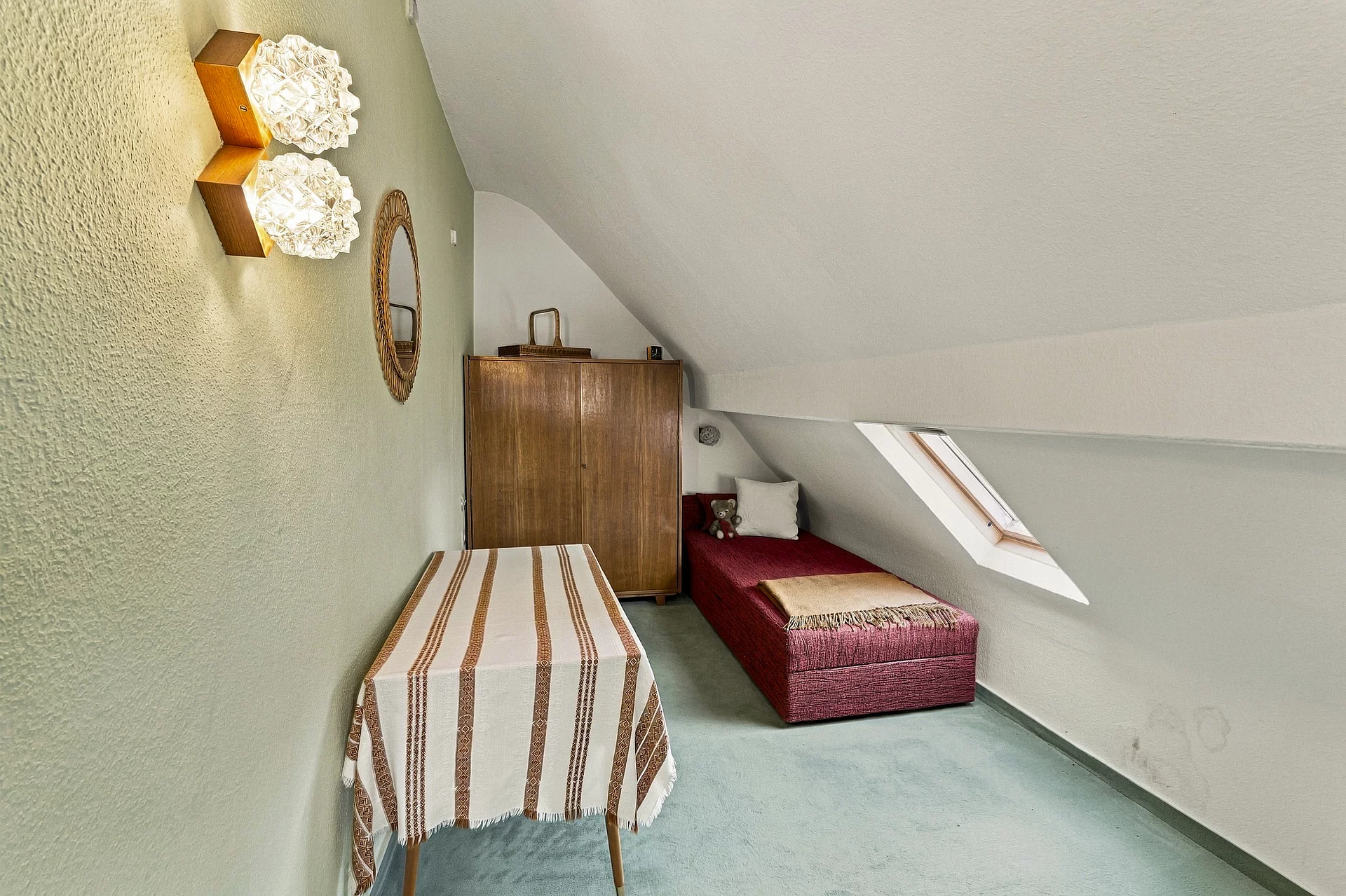 Halbes Zimmer Obergeschoss