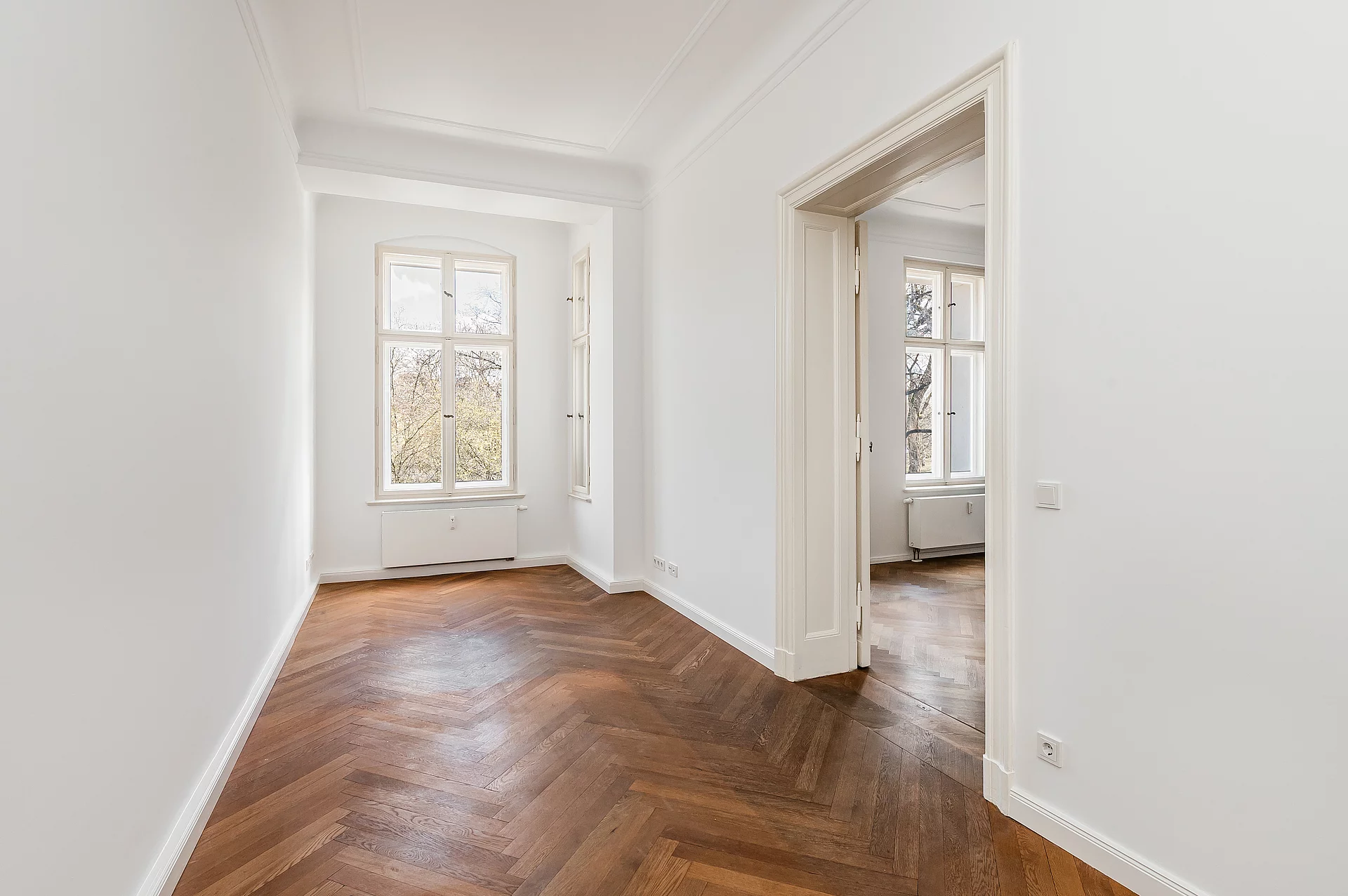 _SIS2956_HDR