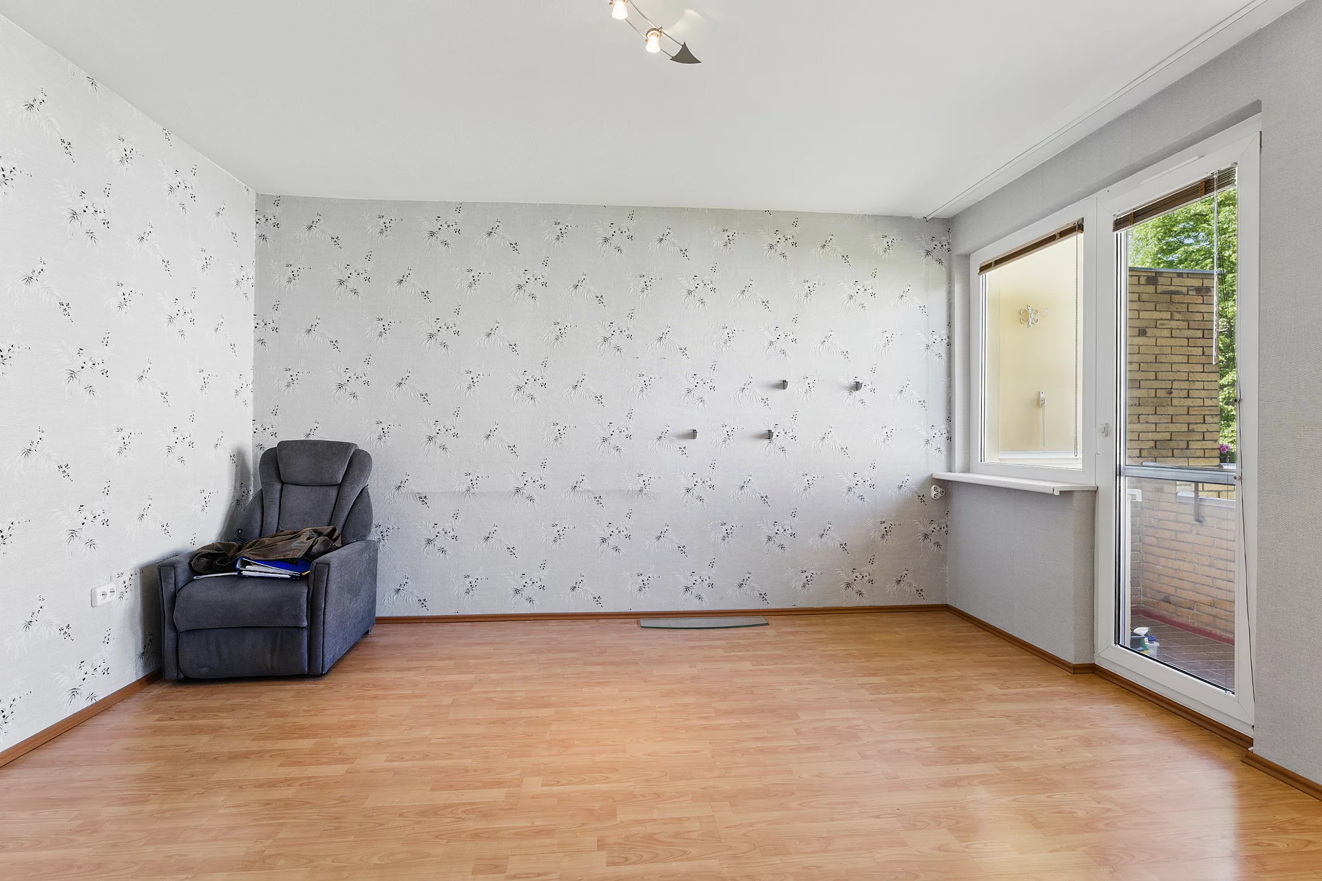 Main room 2