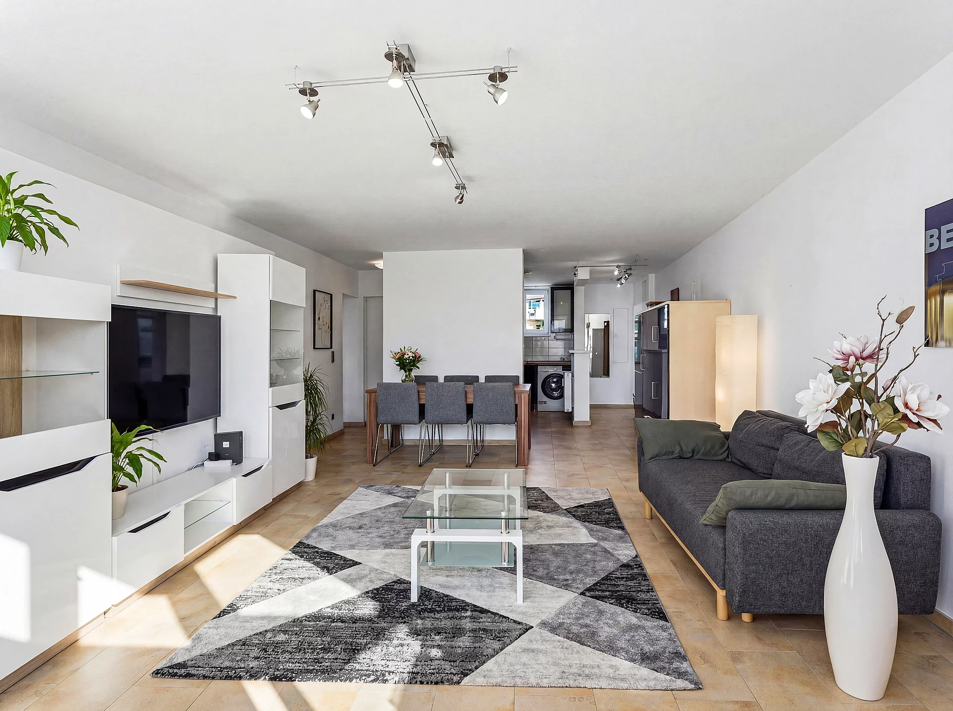 Staged living 2