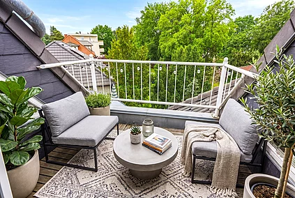 staging balcony 2