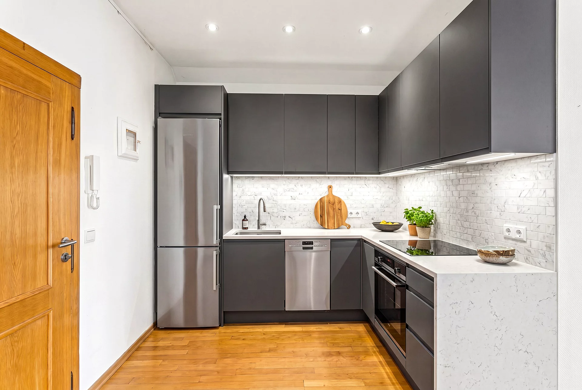 staging kitchen