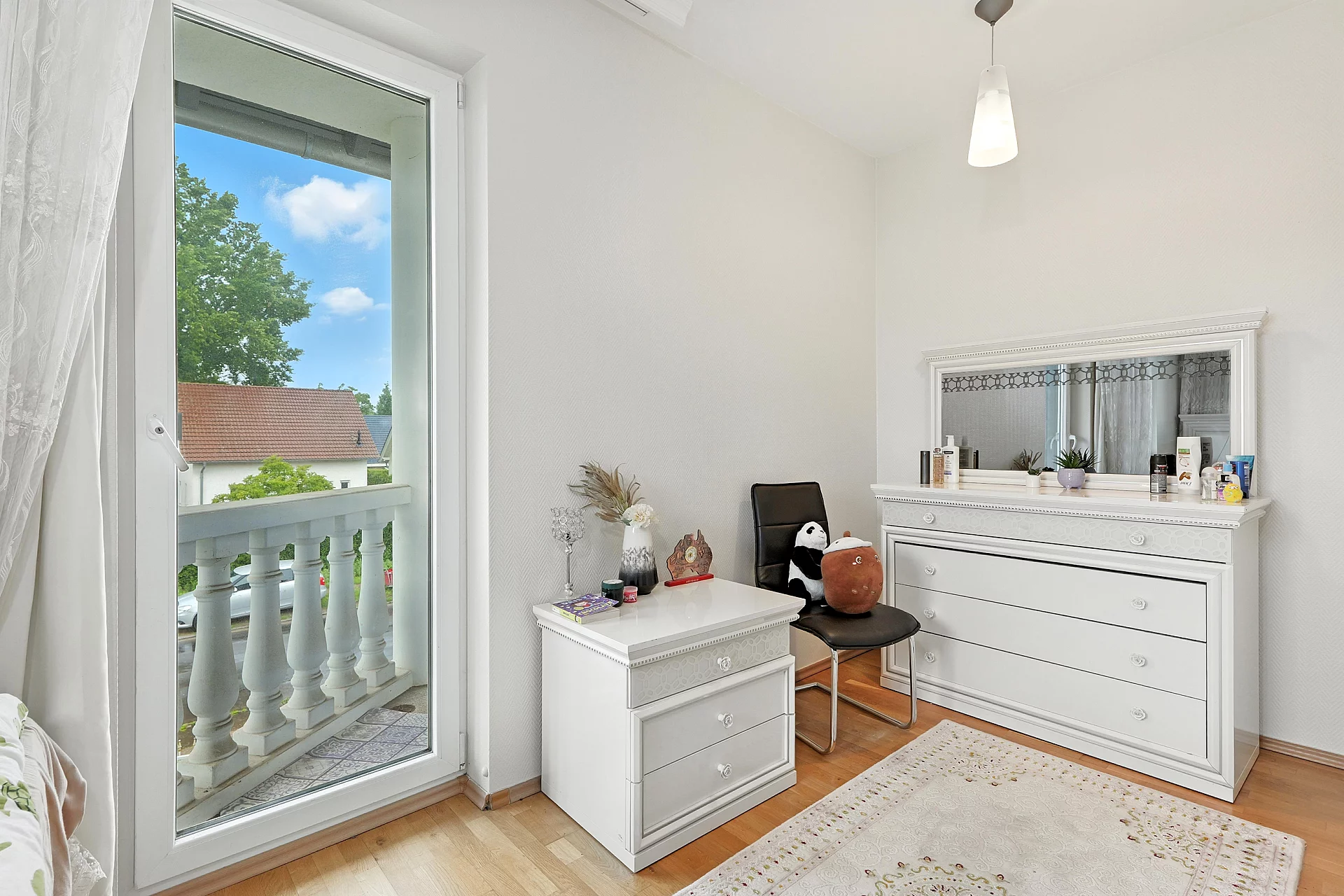 BEDROOM 2 I
