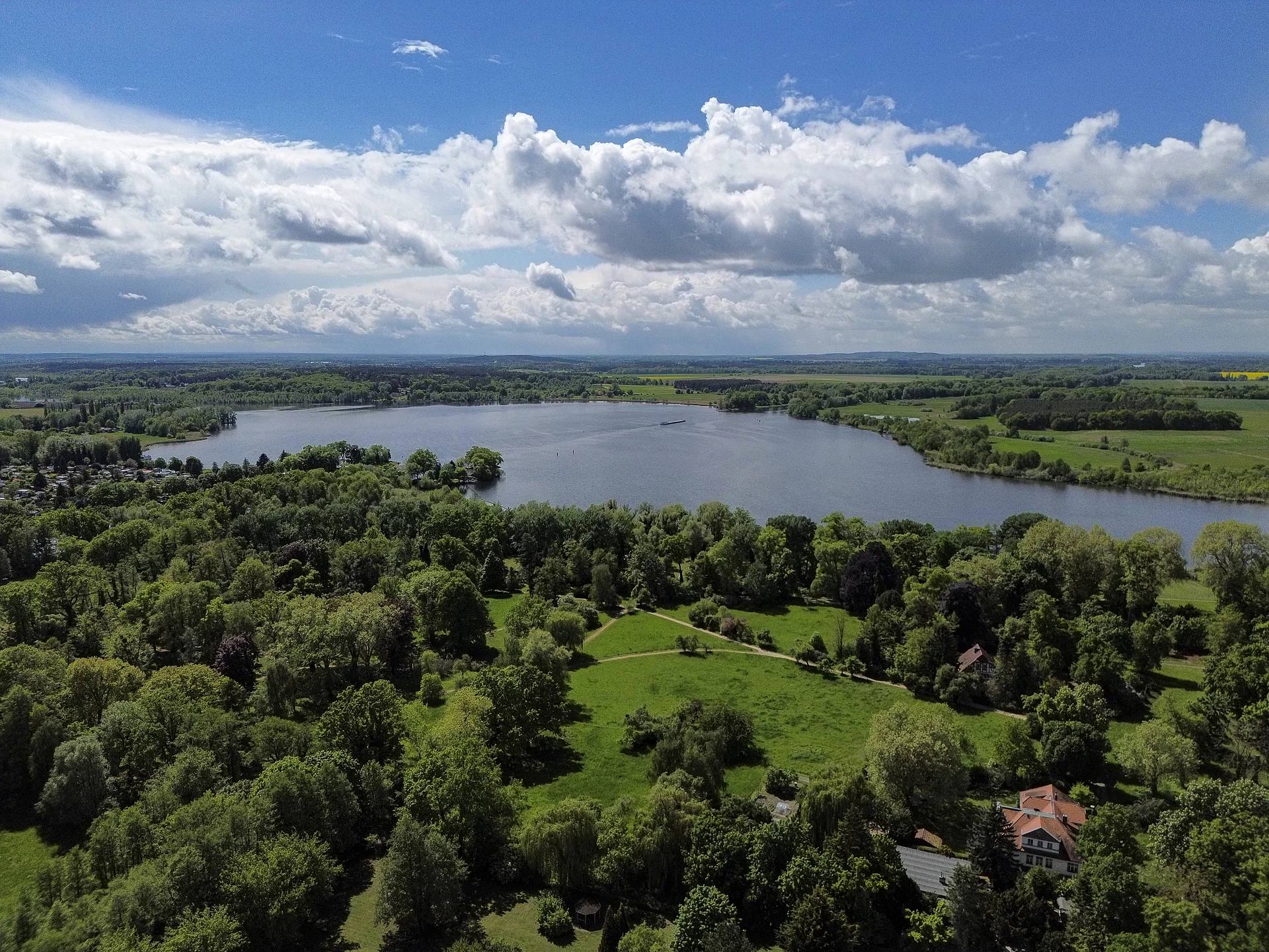 41HAUPT GRUND  drone