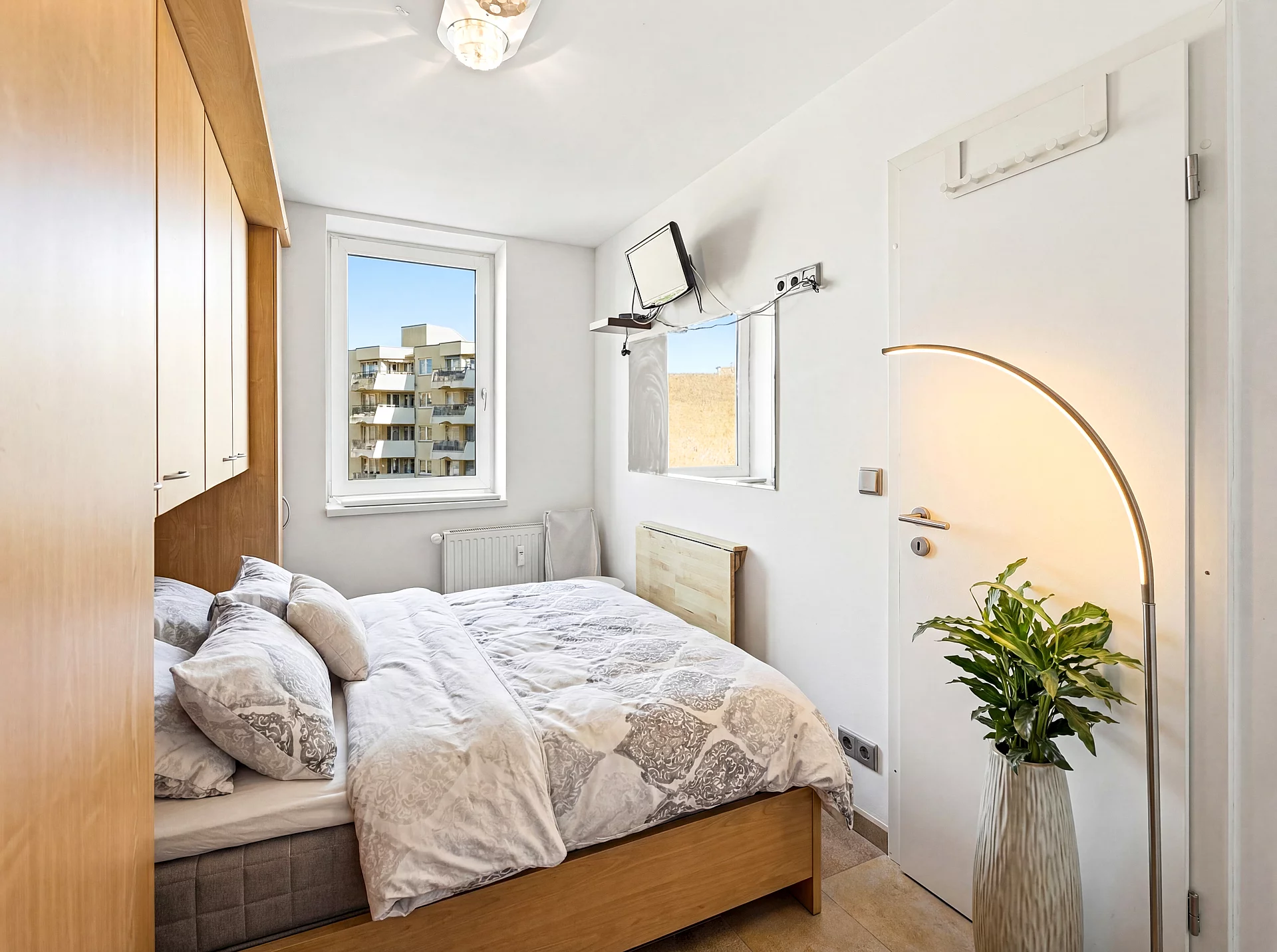 sTAGED BED 5