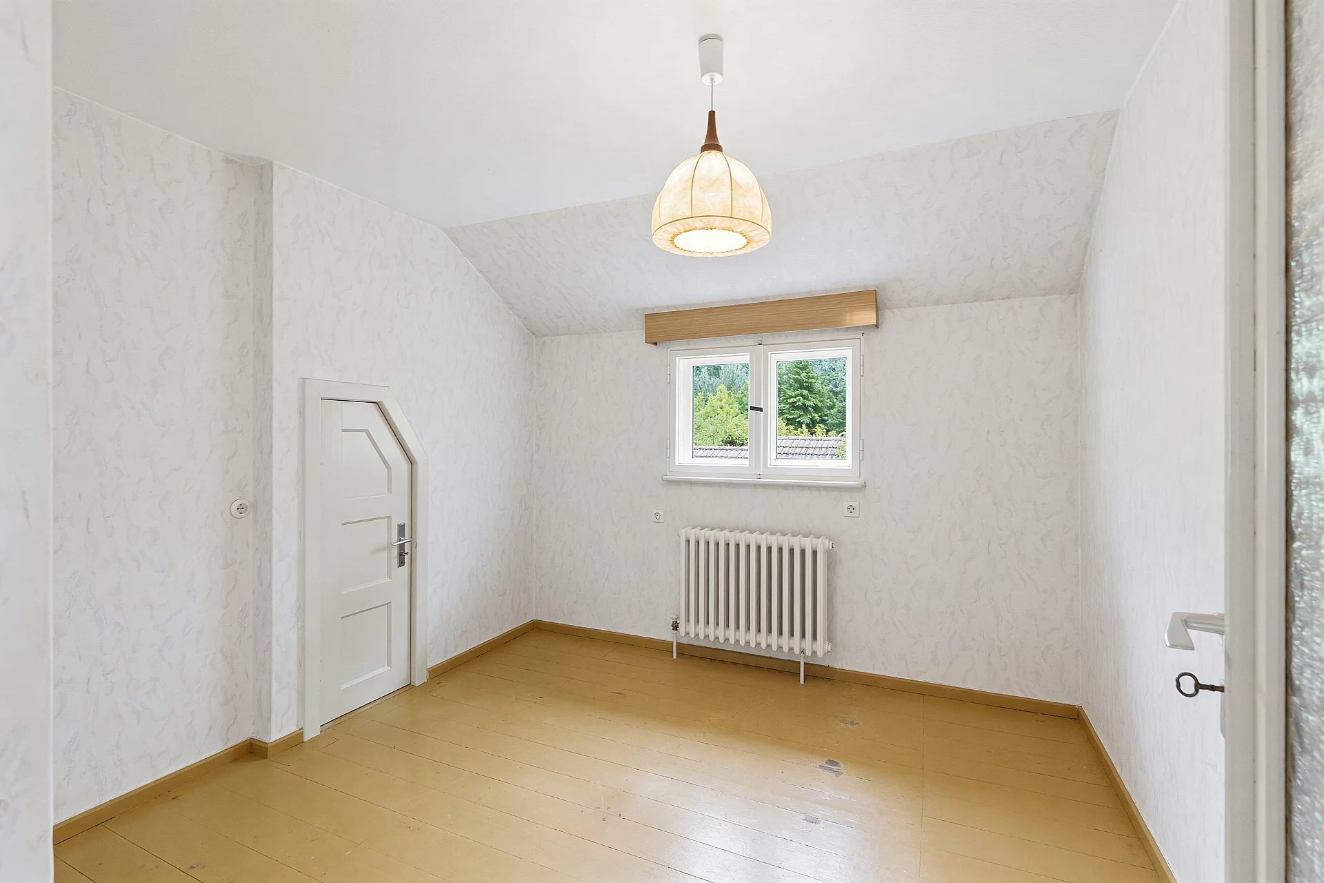 100radlower LEER (1)