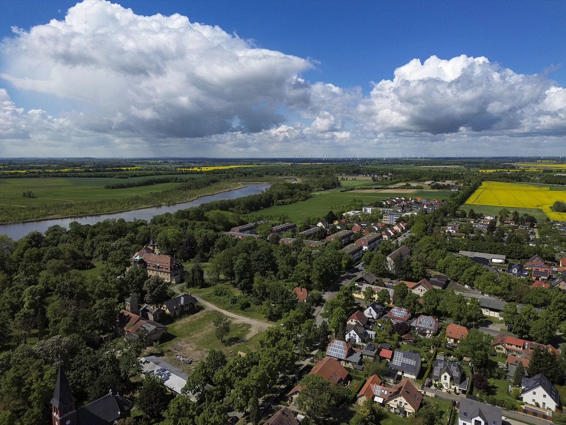37HAUPT GRUND  drone
