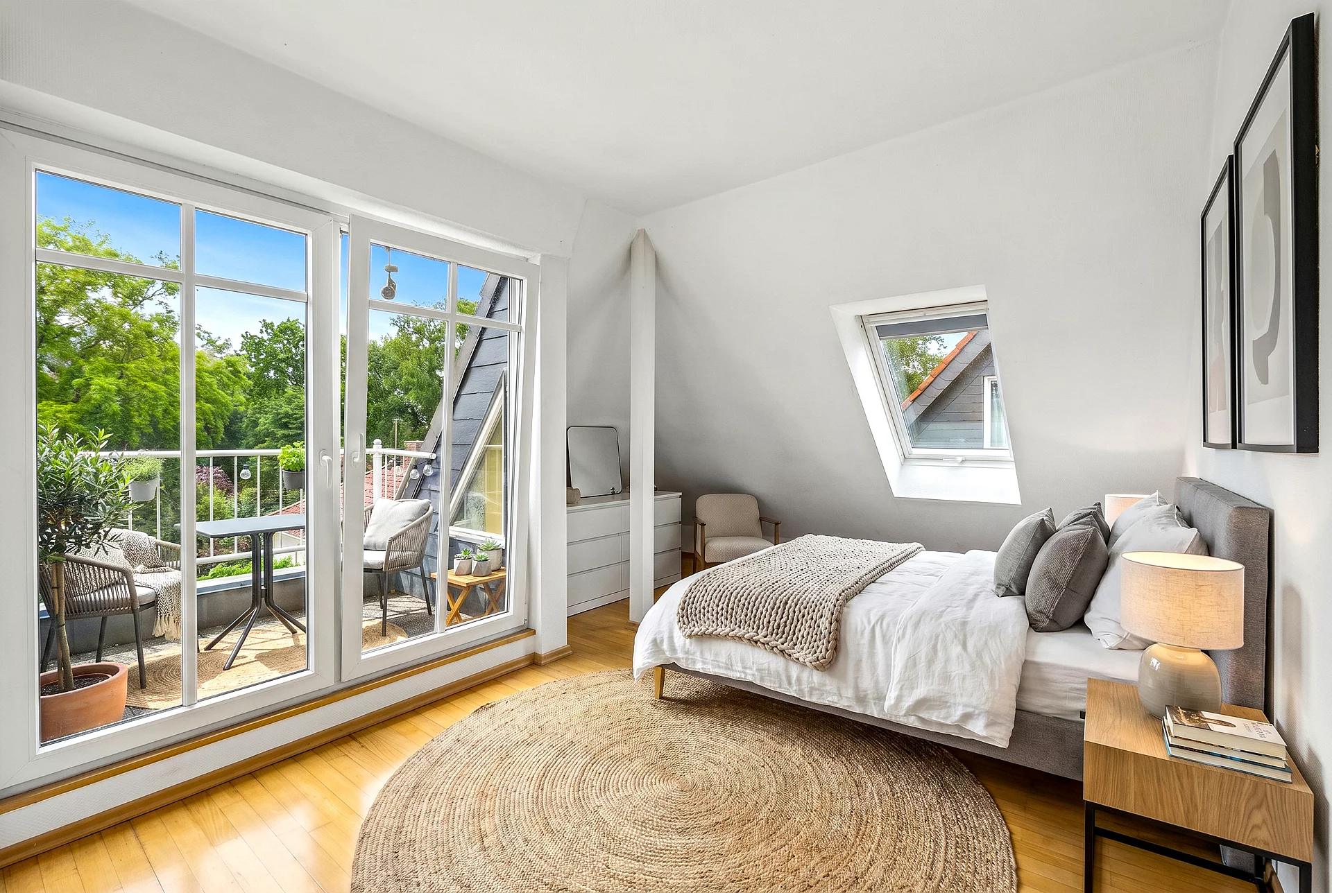 staging bedroom